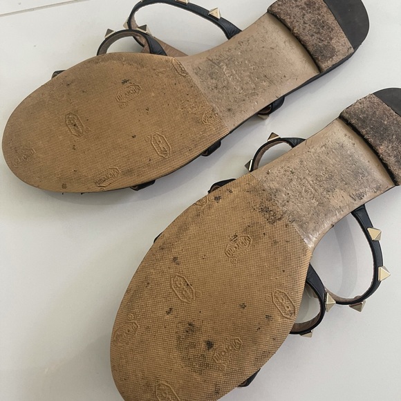 * Sold * 100% Authentic Valentino Rockstud sandals flats - Picture 3 of 6